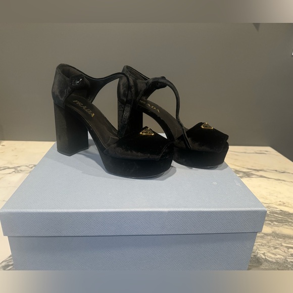 Velvet Prada platform sandals - Picture 5 of 6